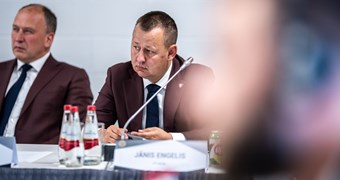 Daudz laimes Jānim Engelim!