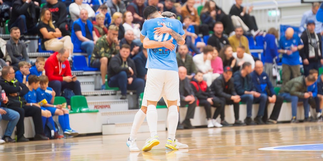 Telpu futbola virslīgā izmaiņas un deviņi dalībnieki