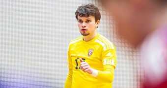 Telpu futbola izlase ar nevainojamu bilanci triumfē turnīrā Indonēzijā