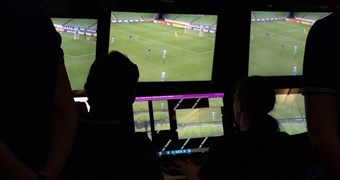 Latvijas tehniskie speciālisti apkalpo augsta līmeņa UEFA un FIFA spēles