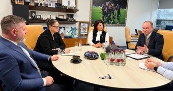 LFF pārrunā sadarbību ar Eiropas Komisijas pārstāvniecības vadītāju