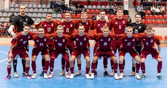 Baklanovs panāk neizšķirtu pret spēcīgo Čehiju