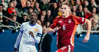 Pēc zaudējuma favorītei trešdien izšķirošā cīņa par vietu ceturtdaļfinālā