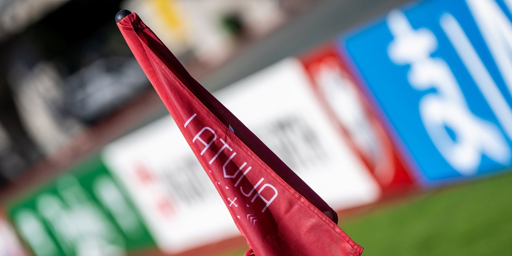 Smagā spēlē pret mājiniecēm cienīgs rezultāts