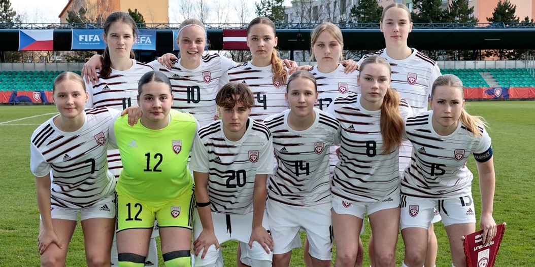 Smagā spēlē pret mājiniecēm cienīgs rezultāts