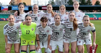 Smagā spēlē pret mājiniecēm cienīgs rezultāts