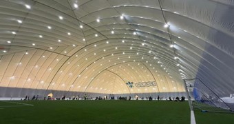 Daugavpils piepūšamā futbola halle nodota ekspluatācijā