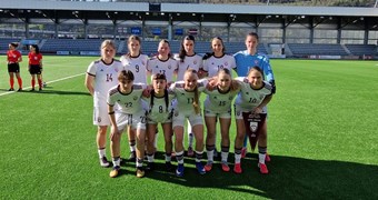 Futbola dzimtene Anglija apliecina statusu A līgas debijā