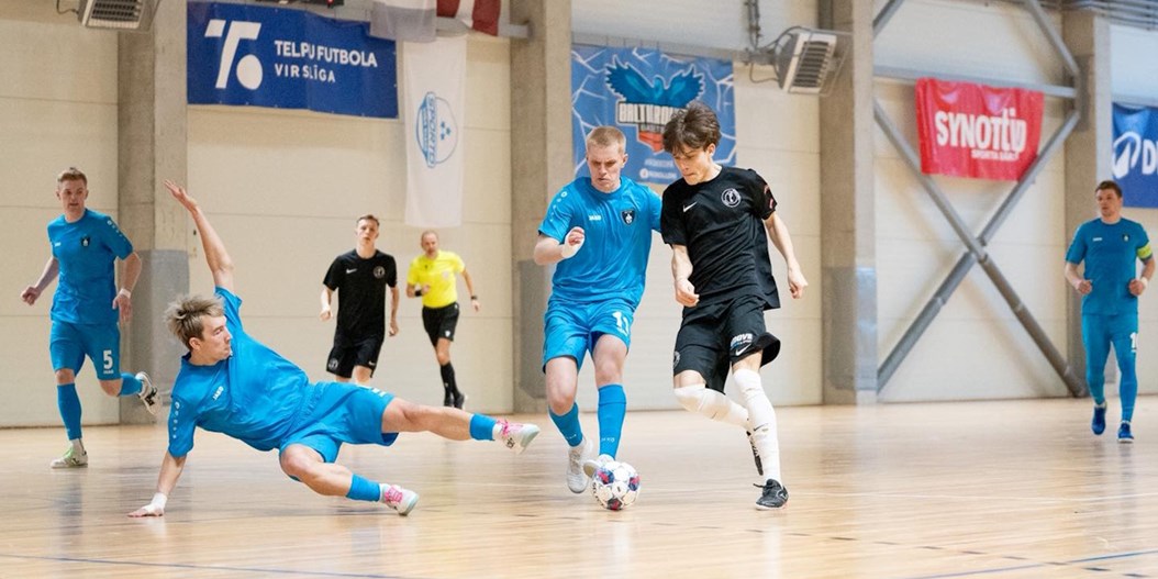 Noskaidroti pusfināla pāri telpu futbola virslīgā