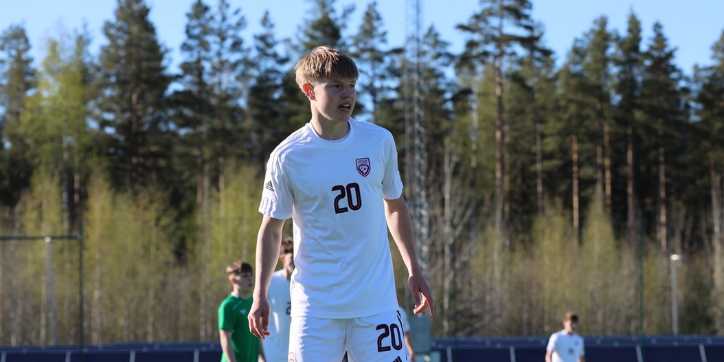 U-17 izlase valsts svētkos uzveic Islandi