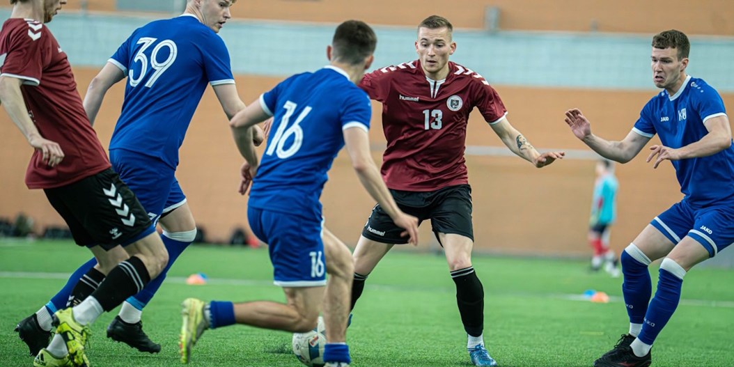 SELL studentu spēļu minifutbola turnīrā dominē Lietuvas komandas