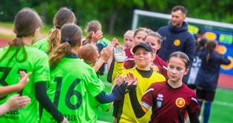 Meiteņu čempionātā aizvadīta sezonas pirmā puse