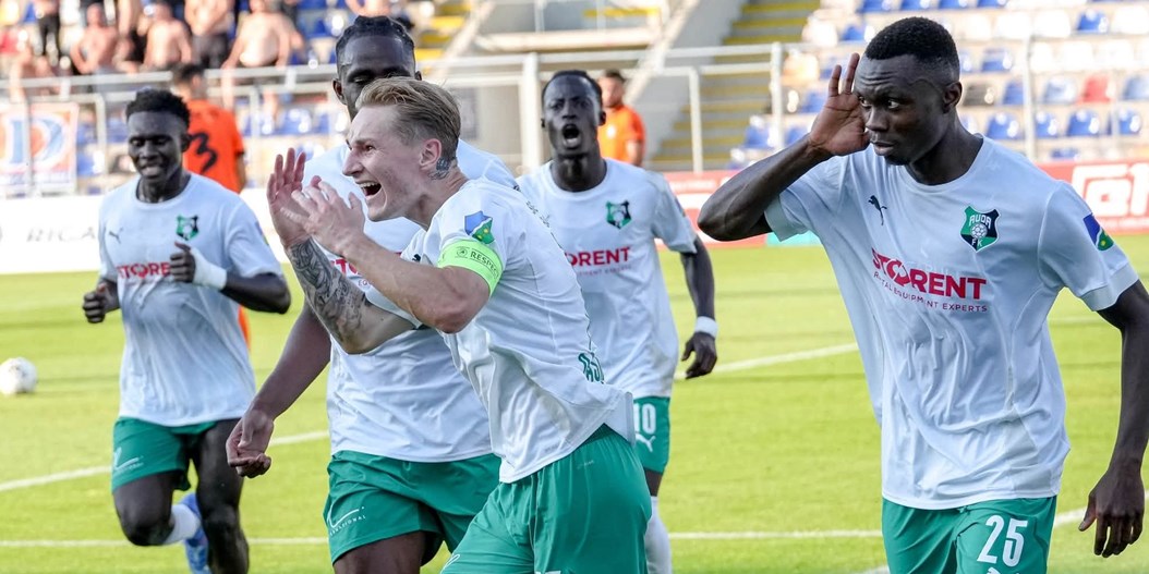 FK "Auda" pie eirokausu galda turpina baudīt desertus