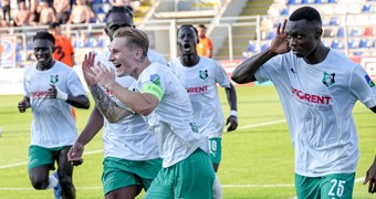 FK "Auda" pie eirokausu galda turpina baudīt desertus