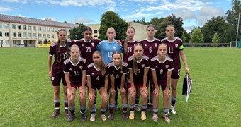 Latvijas WU-15 izlase sāk ar diviem vārtiem