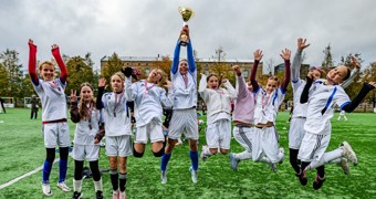 Aizvadīts Rīgas starpskolu kauss meitenēm