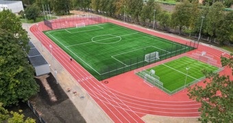 Jauns futbola laukums pie Rīgas 45. vidusskolas